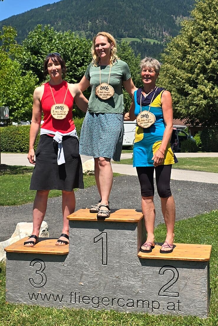 Top 3 der Damenwertung: Maya de Best vor Susanne Schönecker und Sandra Baier