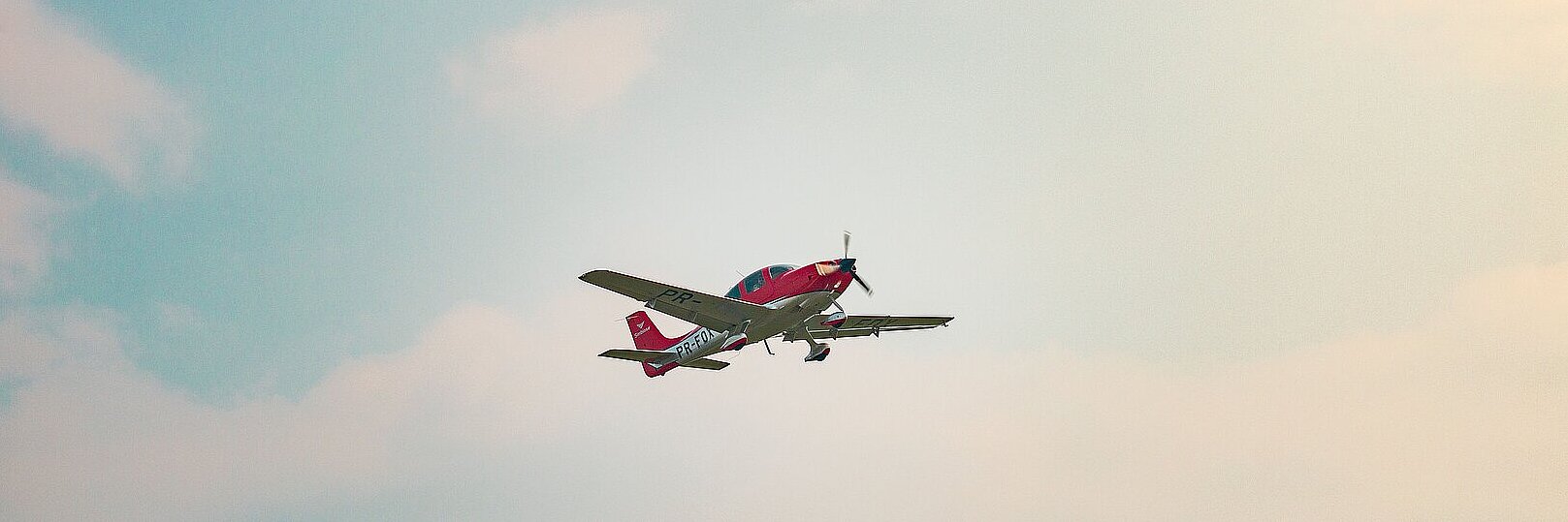 Motorflugzeug