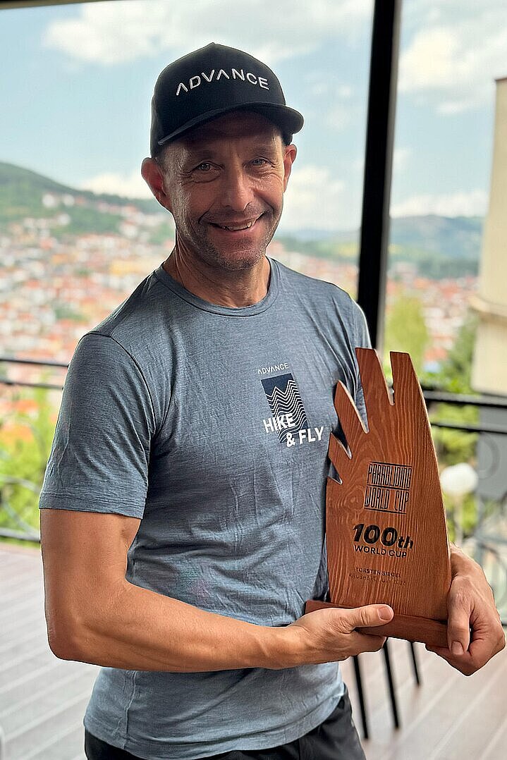Thorsten Siegel mit Auszeichnung für seinen 100. PWC-Flug